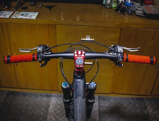 130mm * 30mm ENLEE Silica Gel Bicycle Handle Bar Grips Κατάλληλο για ποδήλατα εκτός δρόμου