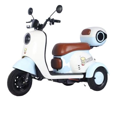 Δύναμη κινητήρα 600W 3 τροχών σκούτερ για ενήλικες πίσω κέντρο θέση κινητήρα Ενσωματωμένη μπαταρία
