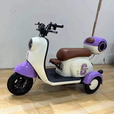 Δύναμη κινητήρα 600W 3 τροχών σκούτερ για ενήλικες πίσω κέντρο θέση κινητήρα Ενσωματωμένη μπαταρία