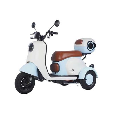 Δύναμη κινητήρα 600W 3 τροχών σκούτερ για ενήλικες πίσω κέντρο θέση κινητήρα Ενσωματωμένη μπαταρία