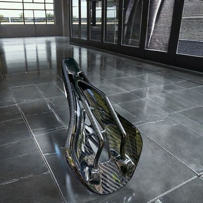 Βιομηχανία βουνού Essential 3D εκτυπωμένο άνθρακα ινών οδικής ποδηλασίας σέλα με κούφιο σχεδιασμό